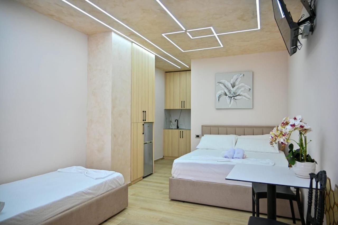 Andi Apartments Durrës Esterno foto