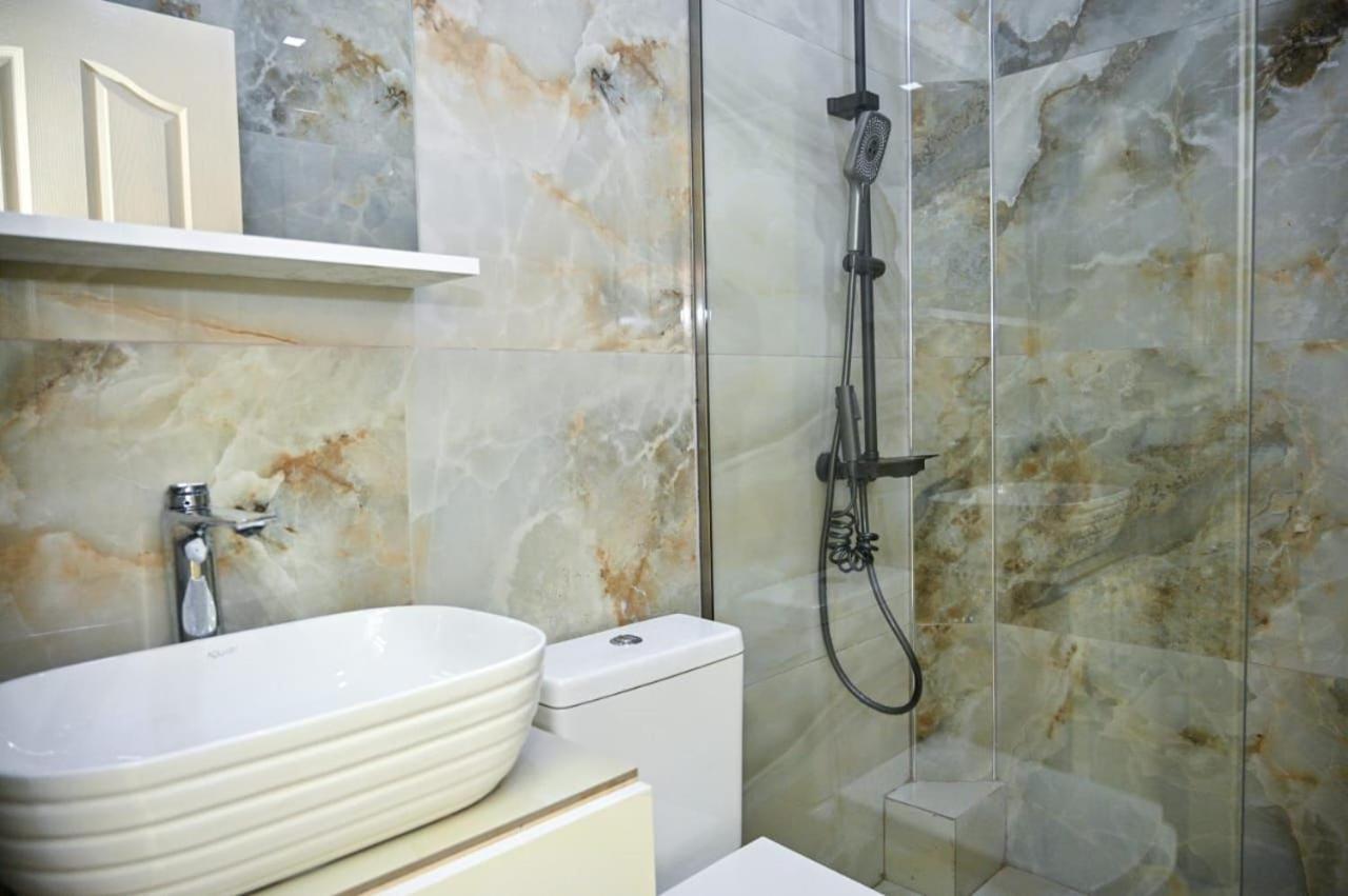 Andi Apartments Durrës Esterno foto