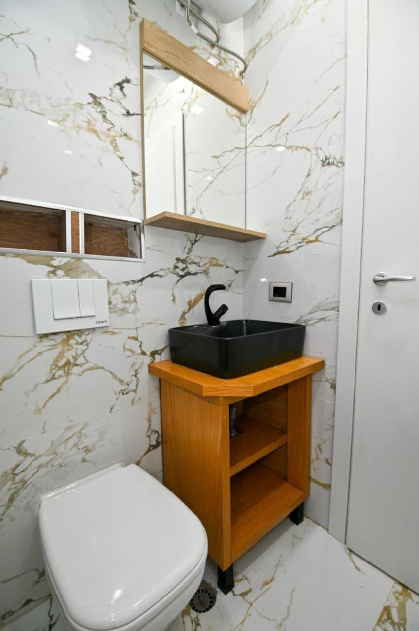 Andi Apartments Durrës Esterno foto