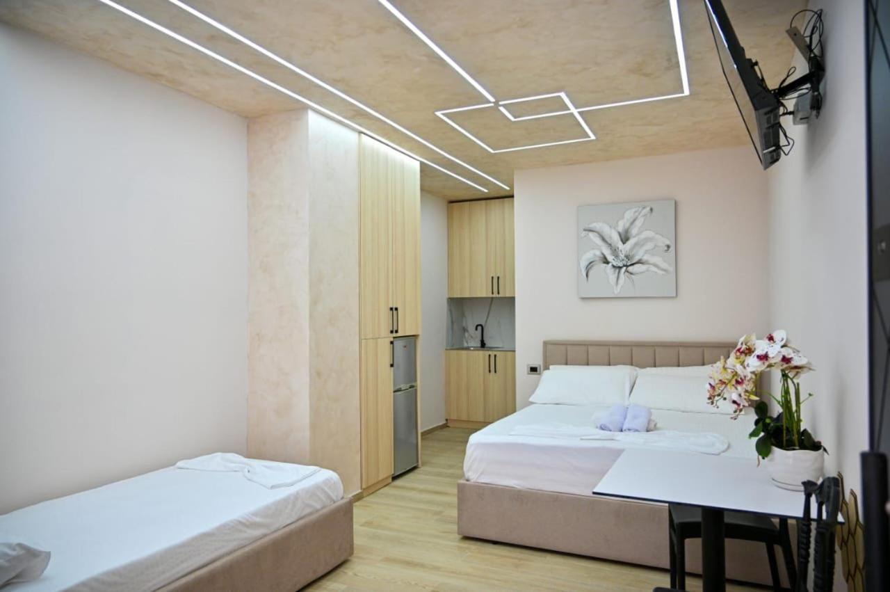 Andi Apartments Durrës Esterno foto