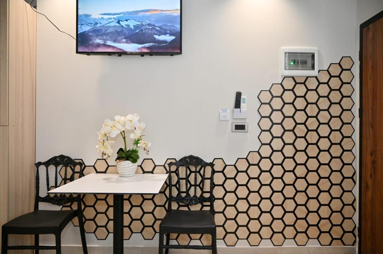 Andi Apartments Durrës Esterno foto