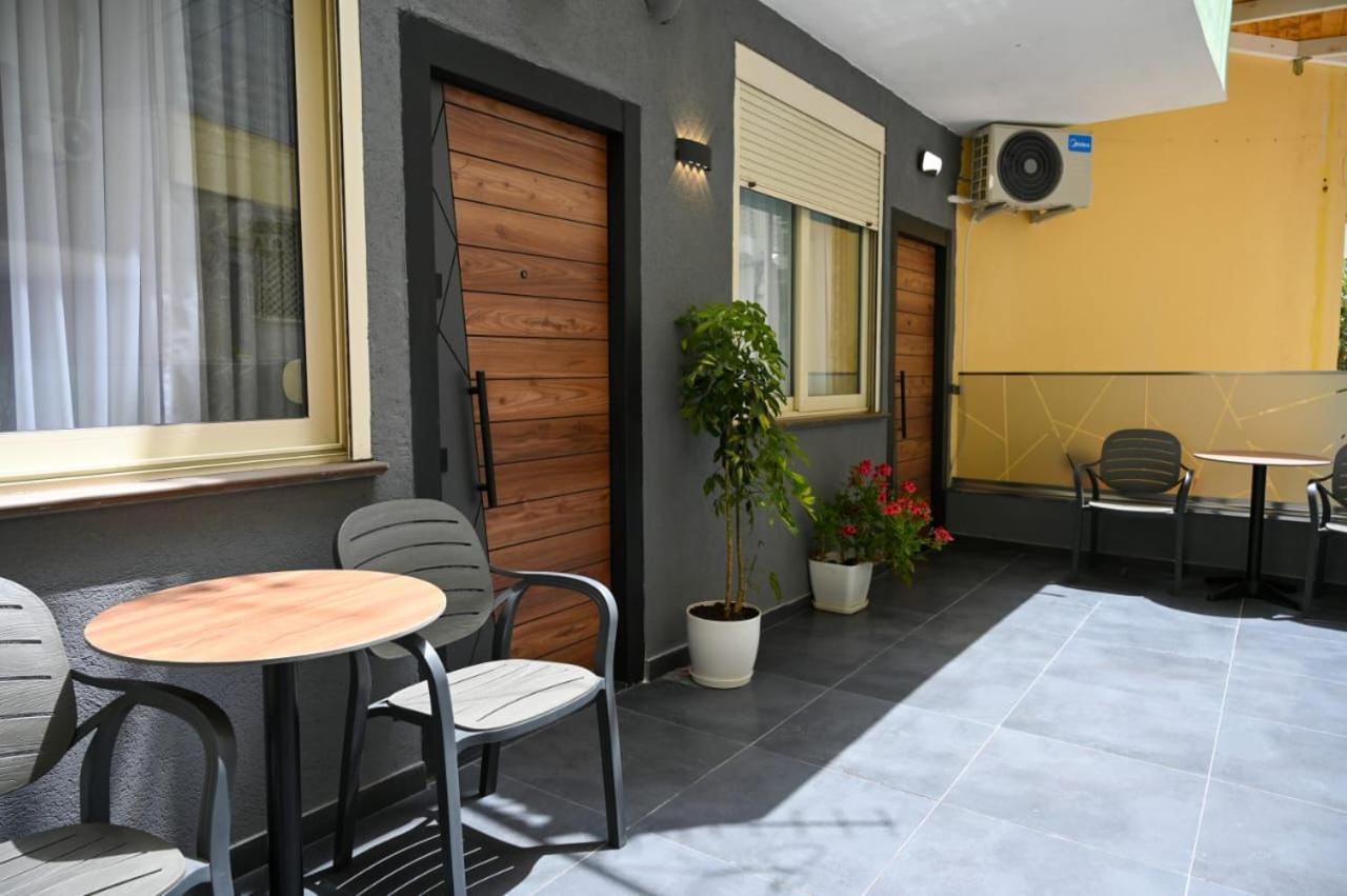 Andi Apartments Durrës Esterno foto