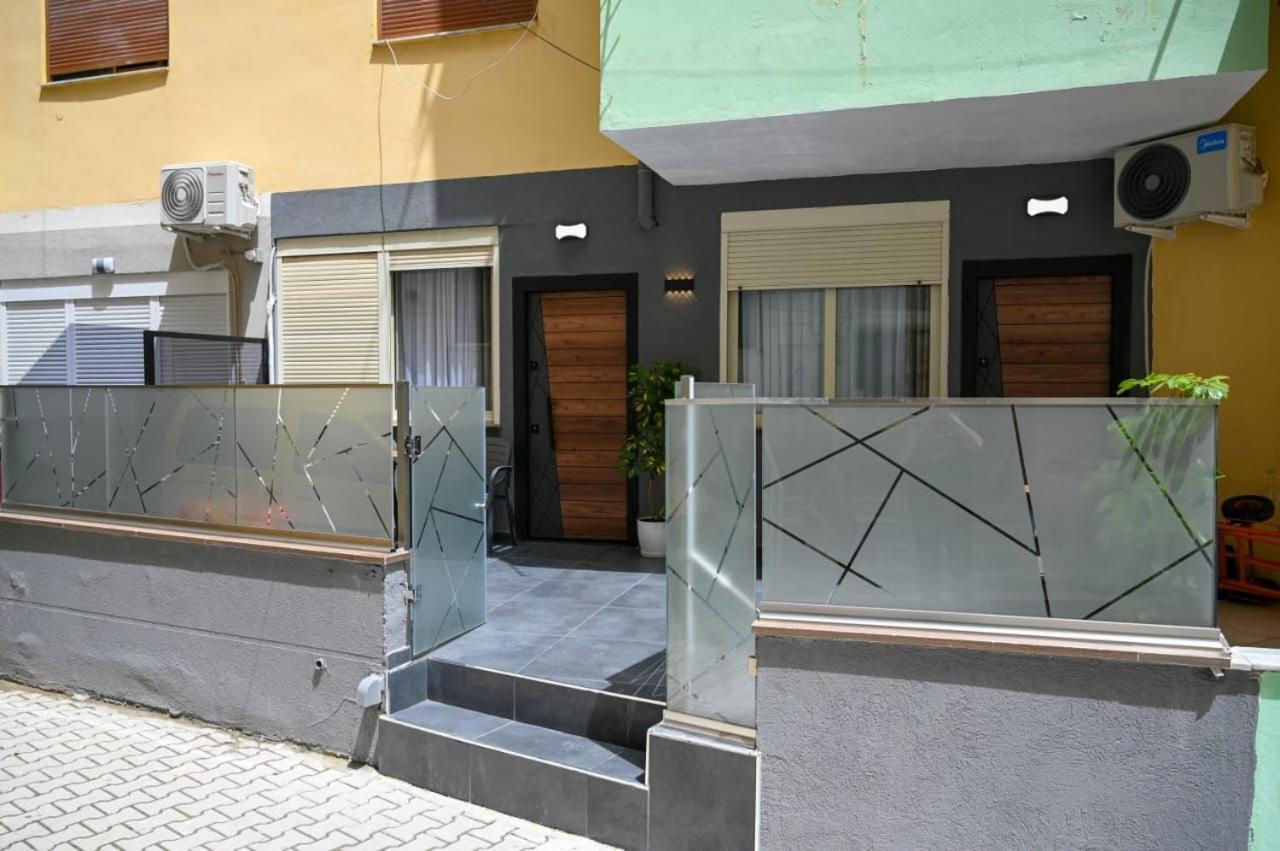 Andi Apartments Durrës Esterno foto