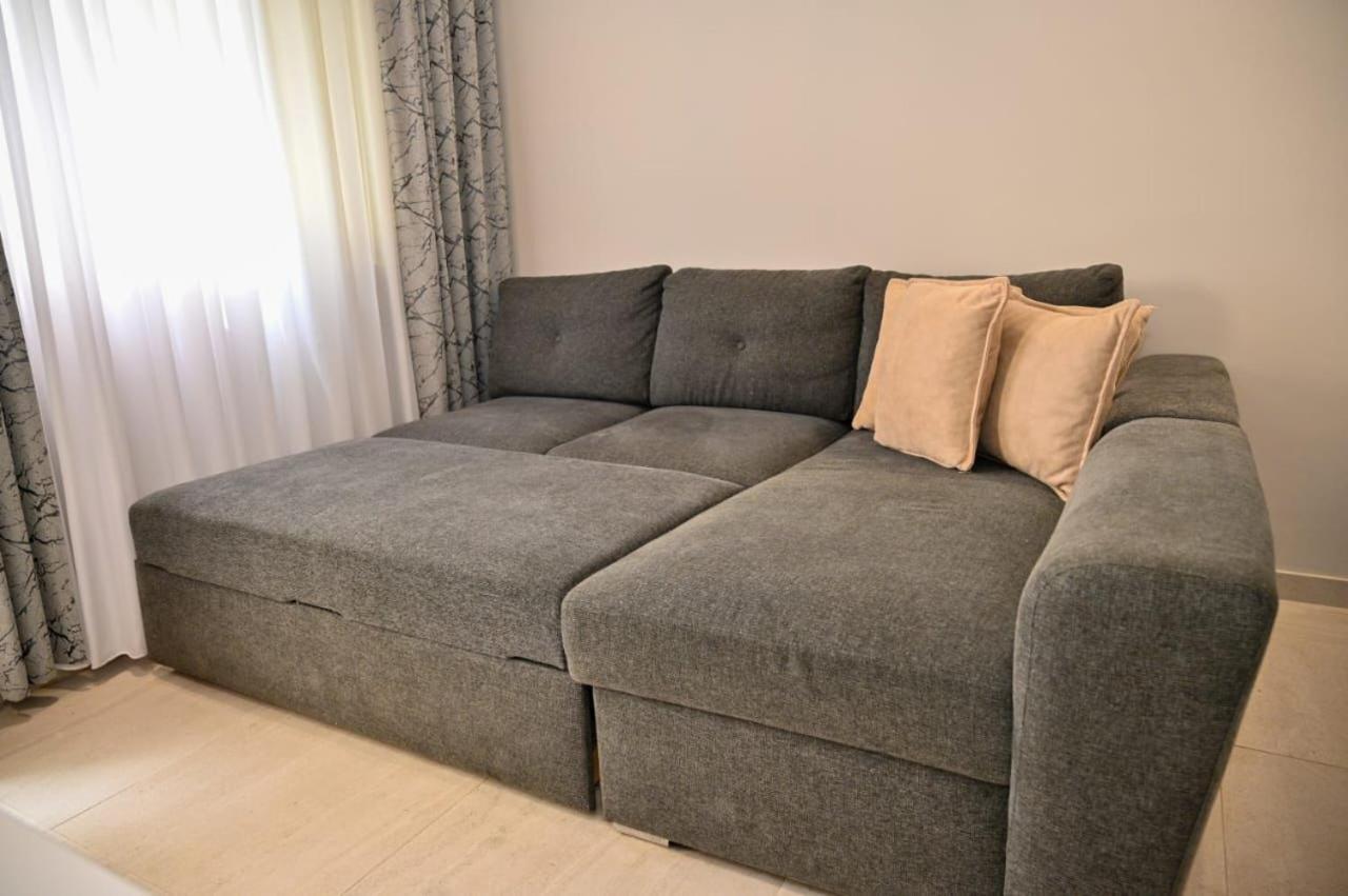 Andi Apartments Durrës Esterno foto