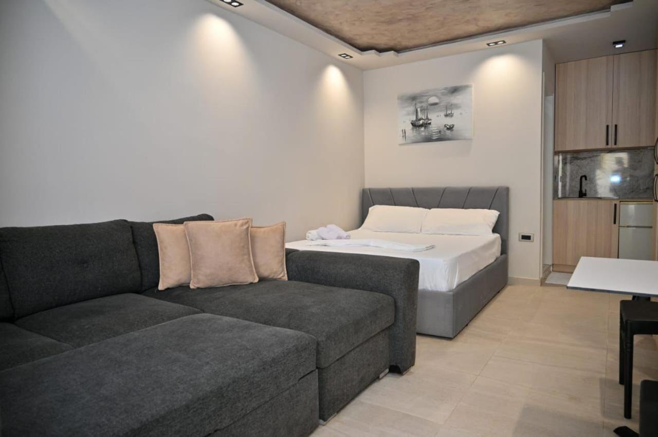 Andi Apartments Durrës Esterno foto